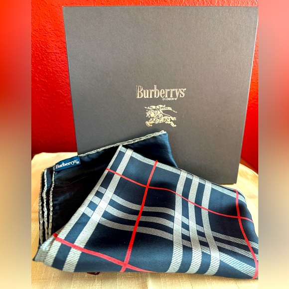 BURBERRYS NOVA CHECK IN CLASSIC BLUE
SILK SCARF - Picture 1 of 6